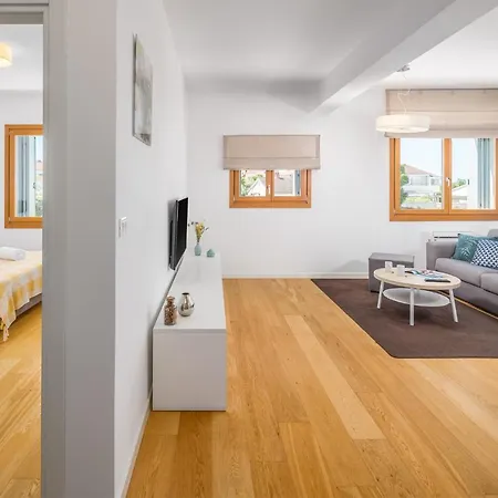 Maj Premium ポレッチ