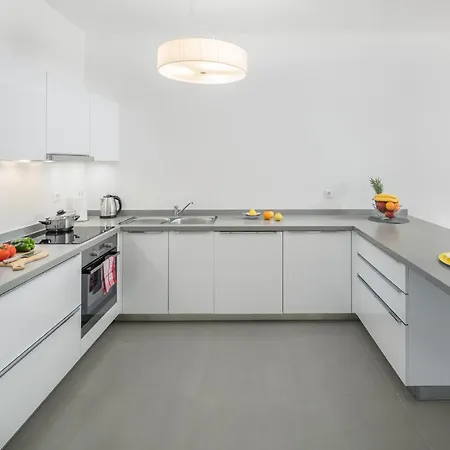 Apartament Maj Premium *